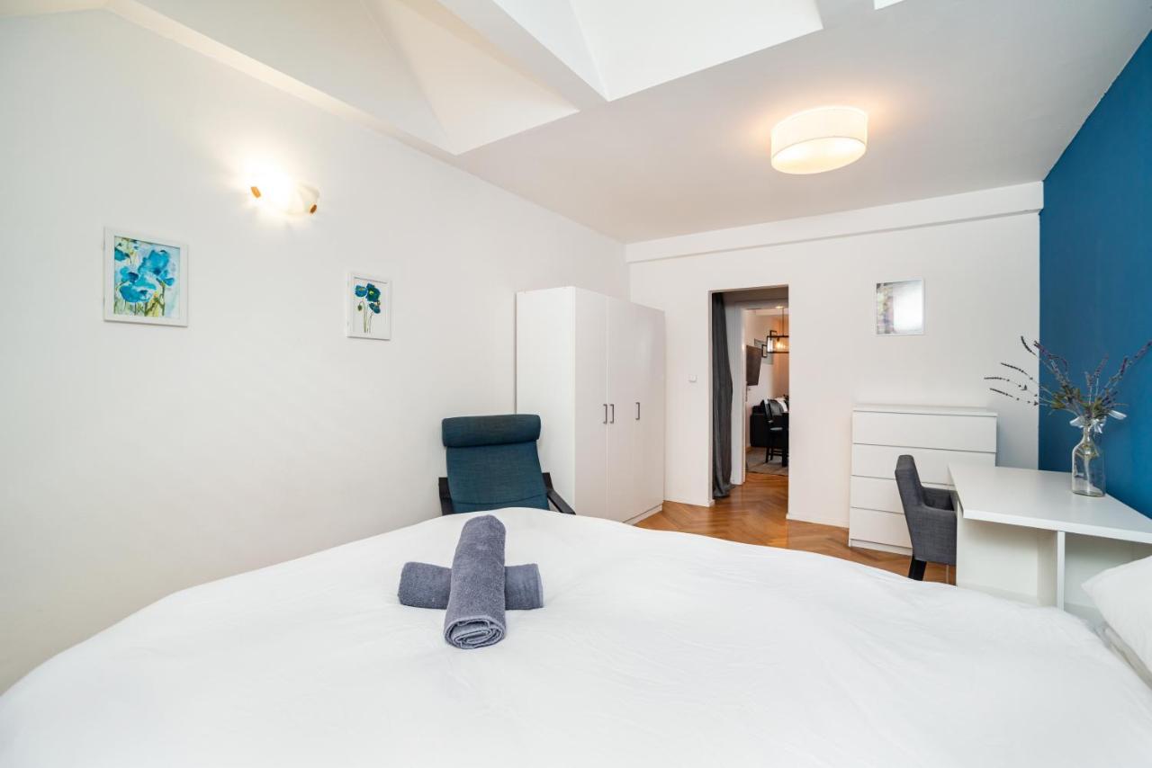 Central, Spacious, Modern 5 Bedrm duplex w/Balcony Praga Exterior foto